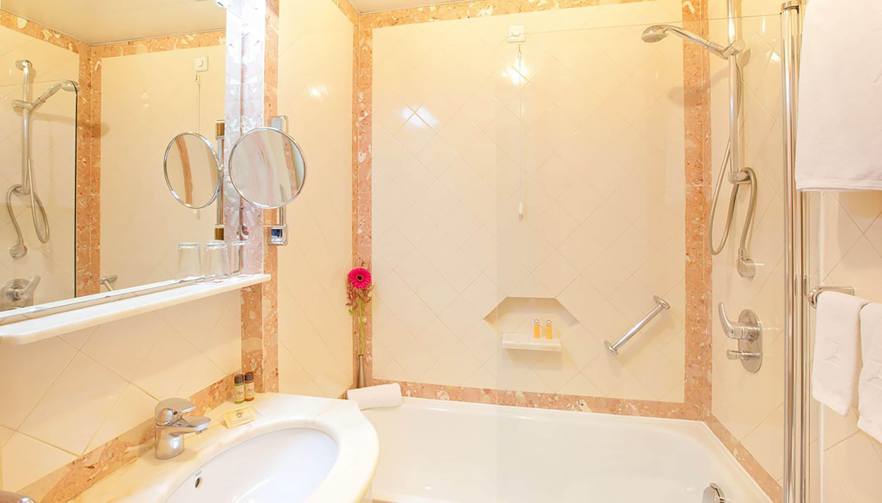 Double or Twin Room with Balcony,1625478422:JPEG