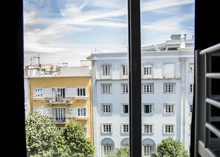 Avenue Hostel & Suites